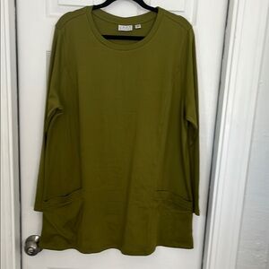 Joan Rivers Green Boxy Tunic Top
